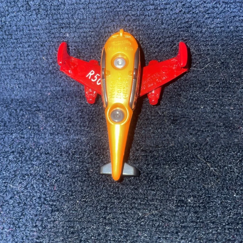 Hot Wheels Red Water‎ Bomber 115/250 Sky Show 4/5 Die-cast 1/64 Model Plane  B2